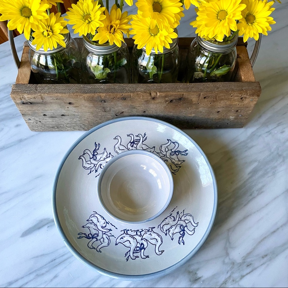 Louisville Stoneware•VINTAGE and LIKE NEW•Gaggle of Geese•Chip/Dip Platter+Bowl - Picture 10 of 15